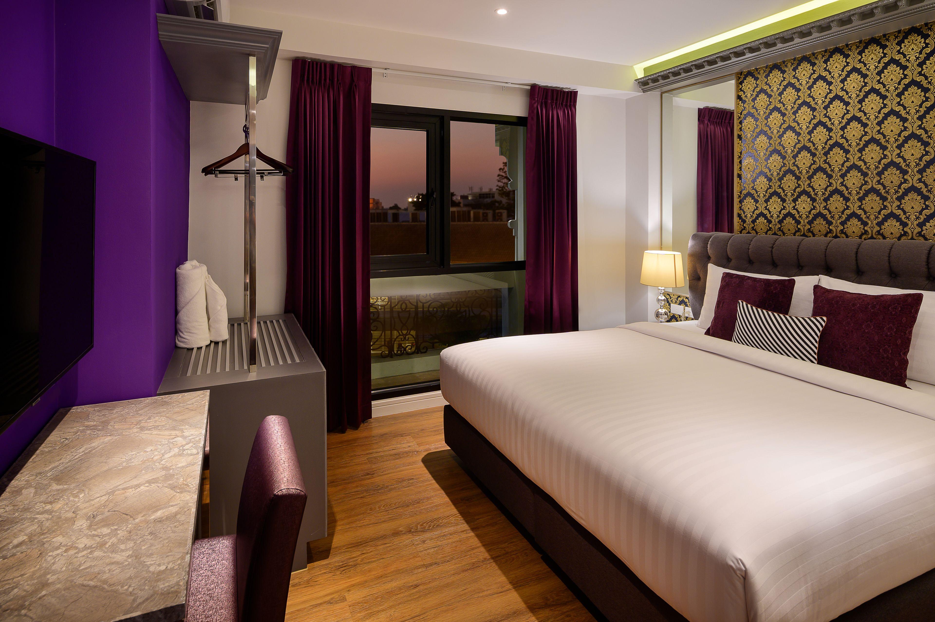 Deluxe Double Room Street View