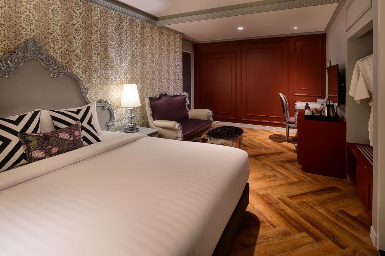 Premier Double Room Street View Spa Bath